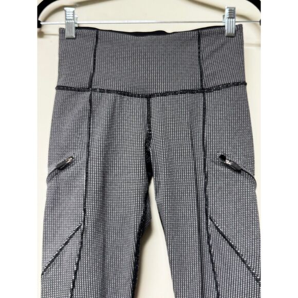 LULULEMON BUNDLE - Wunder Under Navy, Cadence Crusher Tight Tiny Geo Blk/Wht, 4 - Picture 5 of 16